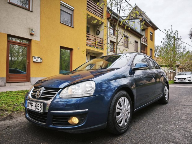 Volkswagen Jetta 1.6 Comfortline 1.6-benzines/...