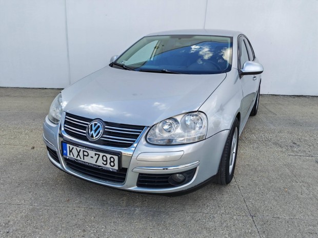 Volkswagen Jetta 1.6 Comfortline Friss műszakival!