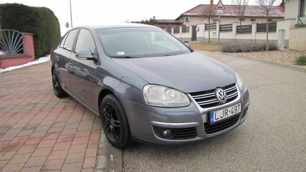 Volkswagen Jetta 1.6 Comfortline Frissen szervi...