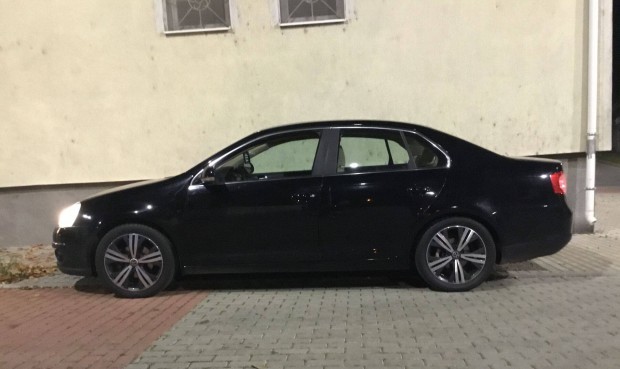 Volkswagen Jetta 1.6 Comfortline - 300.000 Ft-os szerviz -Rozsdamentes