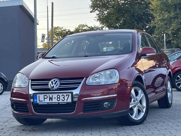Volkswagen Jetta 1.6 TDI Comfortline DSG Teljes...