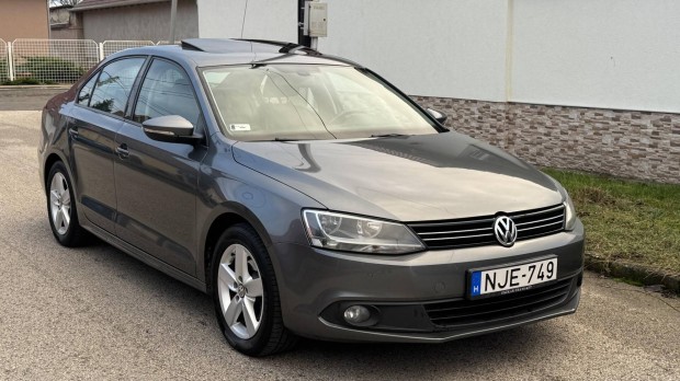 Volkswagen Jetta 1.6 TDI Highline DSG