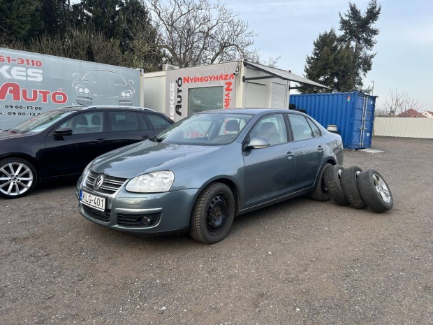 Volkswagen Jetta 1.6 Trendline 1.6Benzin-J�ghid...