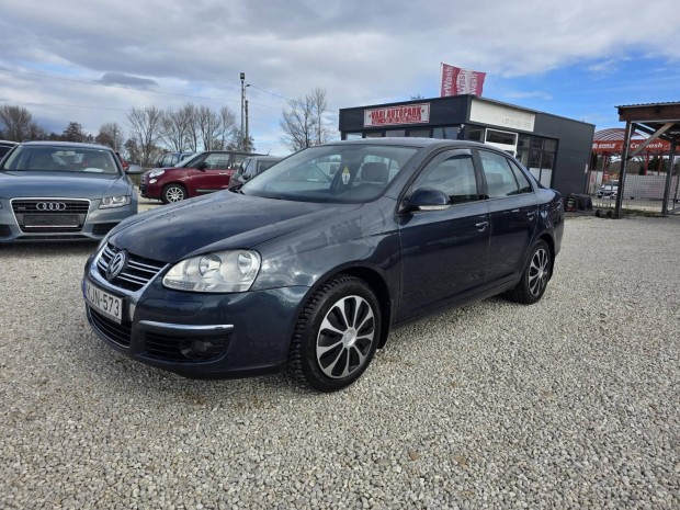 Volkswagen Jetta 1.6 Trendline Rendszeresen sze...