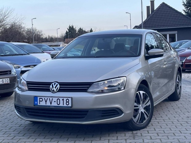 Volkswagen Jetta Ritka 1.8-as motorral. DSG vl...