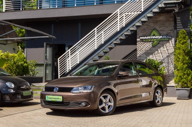 Volkswagen Jetta VI 1.2 TSI Trendline Reflexv...