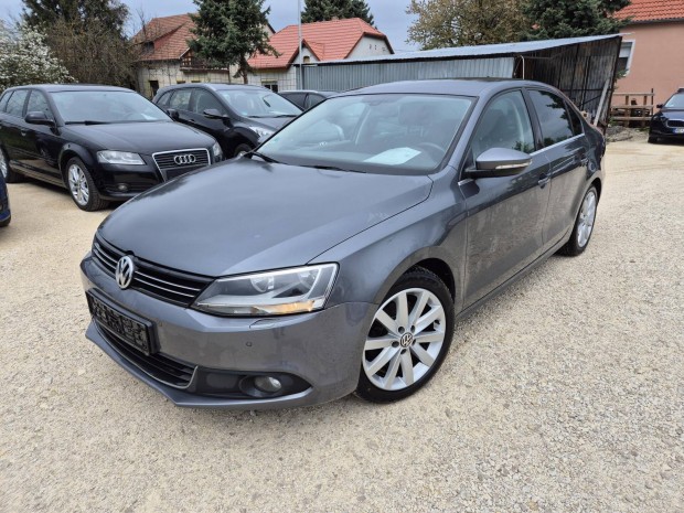 Volkswagen Jetta VI 1.4 TSI Highline Gyönyörű!...