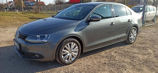 Volkswagen Jetta VI 1.6 CR TDI Comfortline