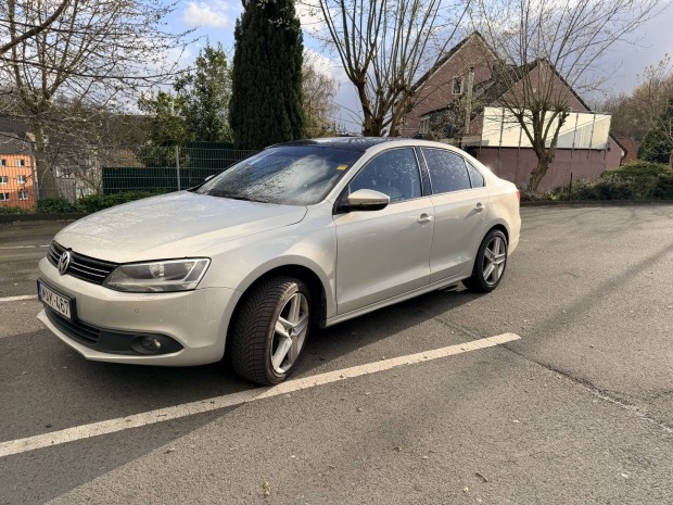Volkswagen Jetta VI 1.6 CR TDI Comfortline DSG