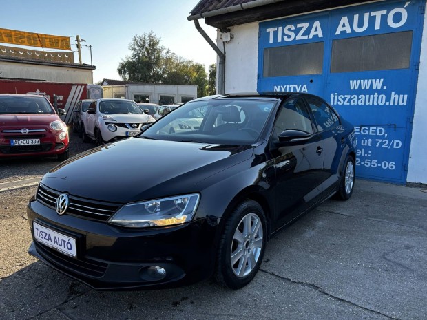 Volkswagen Jetta VI 1.6 CR TDI Comfortline //Sp...