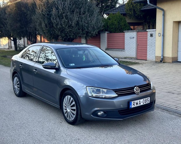 Volkswagen Jetta VI 1.6 CR TDI Trendline 219.00...