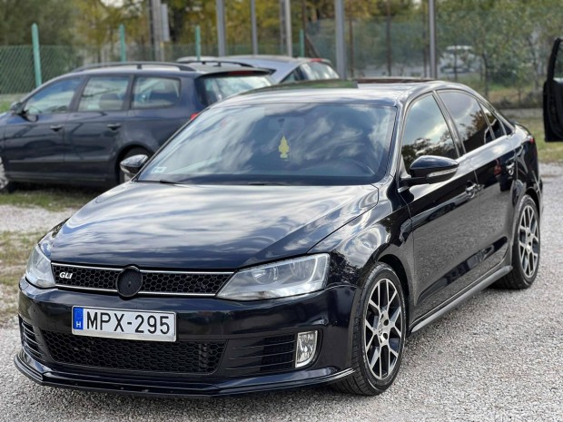 Volkswagen Jetta VI 2.0 TFSI Performance Limitl...