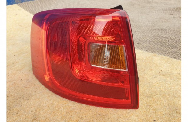 Volkswagen Jetta VI 6 5C6 gyári bal 5C6945095 hátsó lámpa 2012-