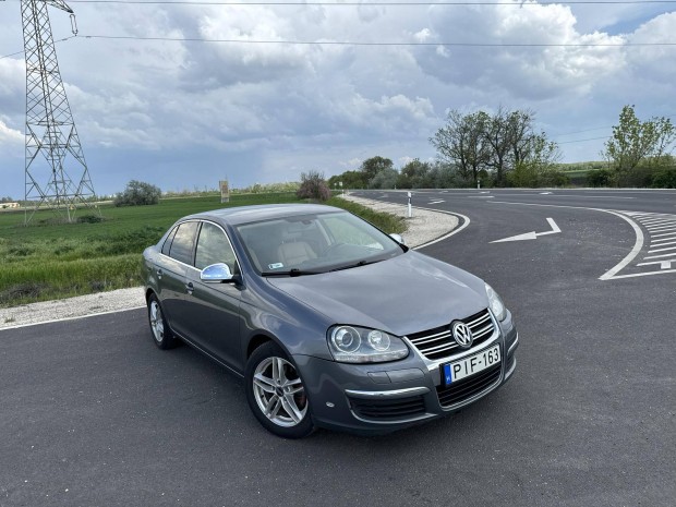 Volkswagen Jetta V 2.0 FSI Sportline