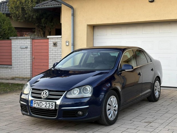 Volkswagen Jetta V 2.0 PD TDI Sportline Magas F...