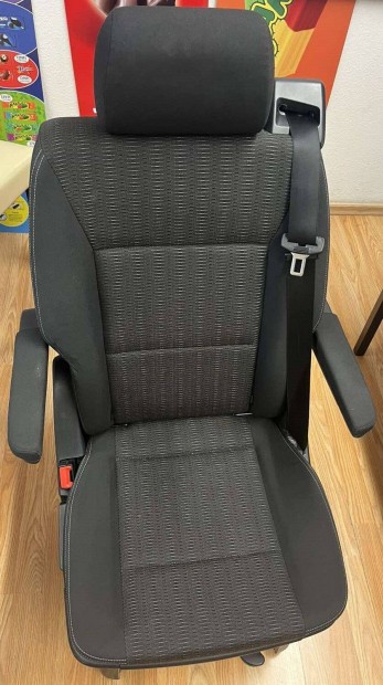 Volkswagen Multivan T6 autsls (1db)