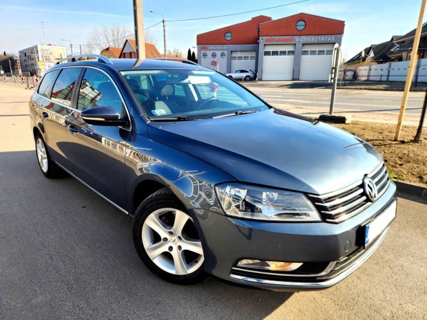 Volkswagen Passat 1.4TSI Highline DSG Srlsme...