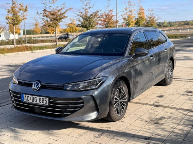 Volkswagen Passat 1.5TSI Plug-in hibrid, panorámatető, DCC, head-up