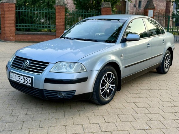 Volkswagen Passat 1.6 Business 3. Tulajtól//M.o...