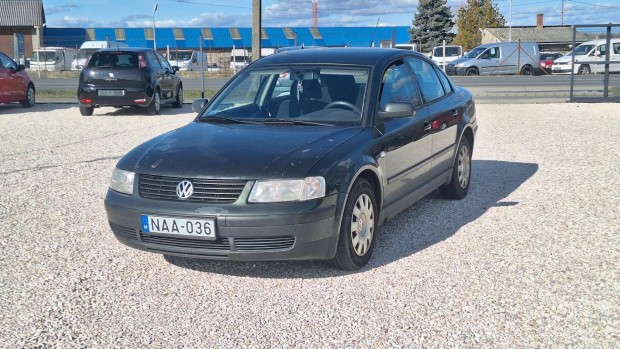 Volkswagen Passat 1.6 Comfortline Friss 2 �v m�...