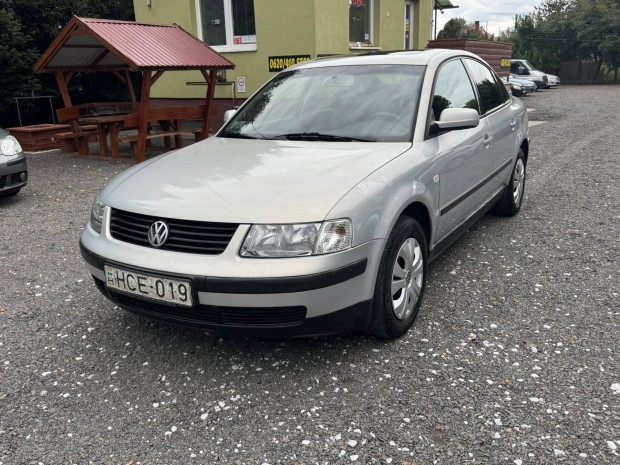 Volkswagen Passat 1.9 PD TDI Trendline Vonóhorgos