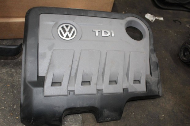 Volkswagen Passat 2010, motorvédő burkolat 03L103925R