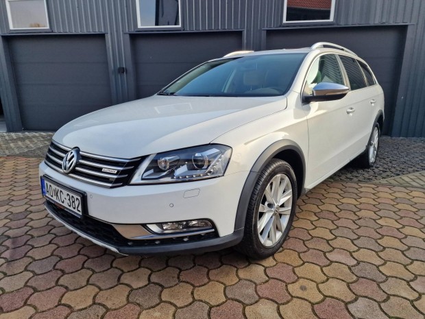 Volkswagen Passat Alltrack VII Variant 2.0 CR T...