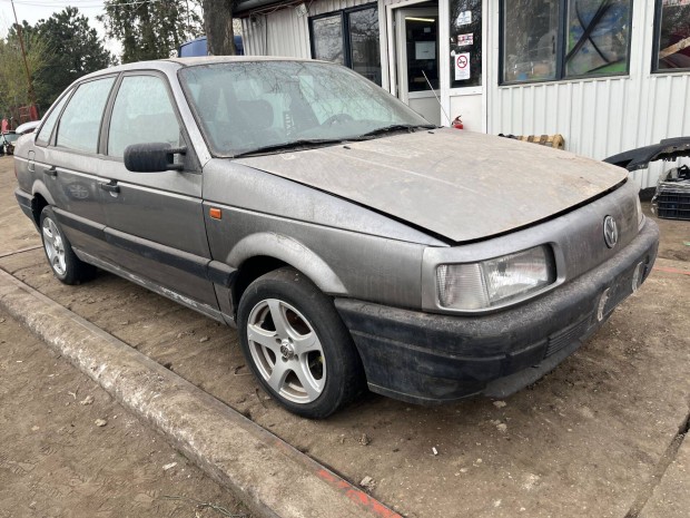 Volkswagen Passat B3 (1992) 1.9TD Aaz Alkatr�szek #M3823