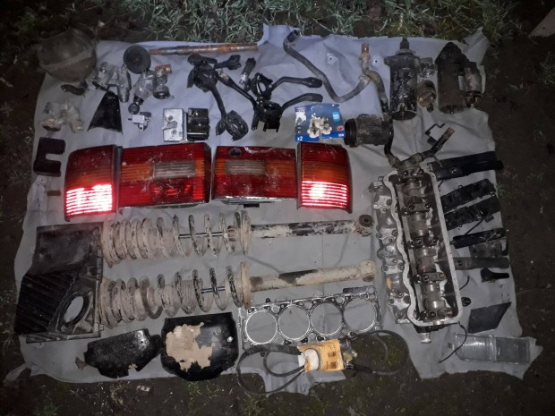 Volkswagen Passat B4 1.9TDI alkatr�szek elad�ak !! +36303894624 !