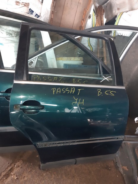 Volkswagen Passat B5 01-05 Jobb H�ts� Ajt�
