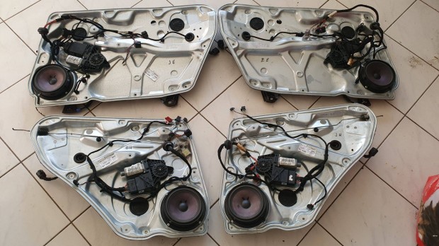 Volkswagen Passat B5.5 hátsó kettő ablakemelő panel