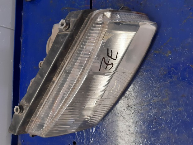 Volkswagen Passat B5 96-00 Jobb Els� L�mpa / F�nysz�r�