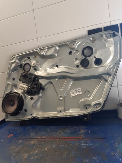 Volkswagen Passat B5 96-05 Jobb Els� Ablakemel� Szerkezet Elektromos