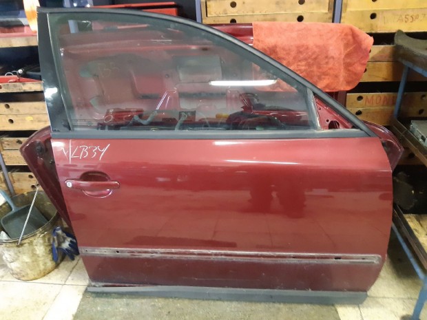 Volkswagen Passat B5 96-05 Jobb Első Ajtó
