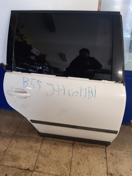 Volkswagen Passat B5 96-05 Jobb H�ts� Ajt�