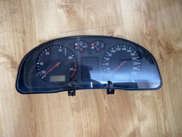 Volkswagen Passat B5 Kilométeróra 3B0920802A