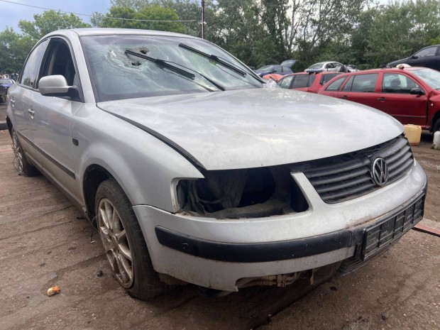 Volkswagen Passat B5 (1997) 1.6i AHL Alkatrészek #M2610