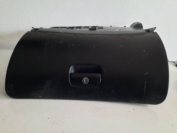 Volkswagen Passat B5 kesztyűtartó