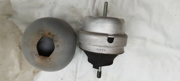 Volkswagen Passat B5 motor tartó bak.