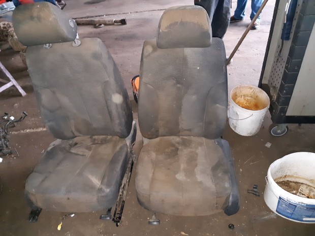 Volkswagen Passat B6 Els� �l�s Garnit�ra