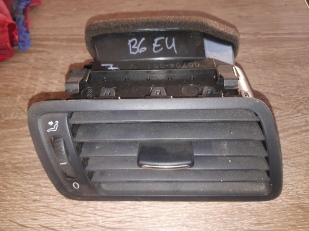 Volkswagen Passat B6 Jobb Első Szellőző
