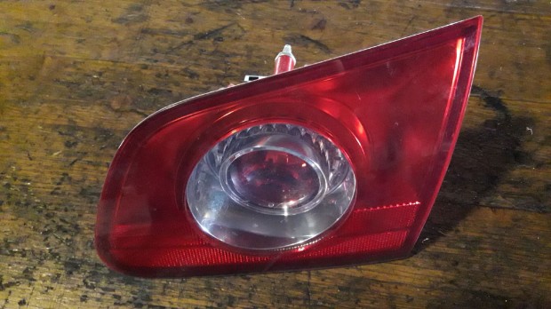 Volkswagen Passat B6 Jobb H�ts� L�mpa