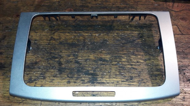 Volkswagen Passat B6 K�z�pkonzol Keret