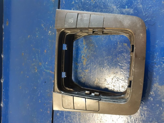 Volkswagen Passat B6 K�z�pkonzol Keret