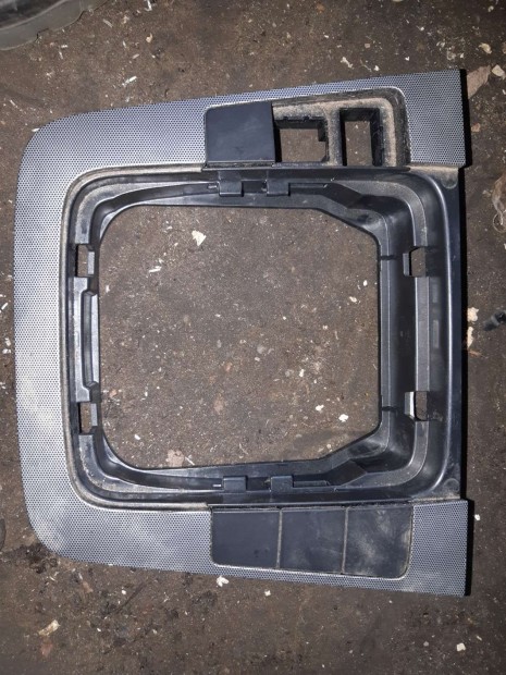 Volkswagen Passat B6 K�z�pkonzol Keret