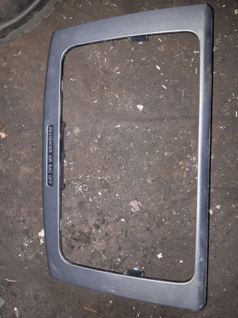 Volkswagen Passat B6 K�z�pkonzol Keret