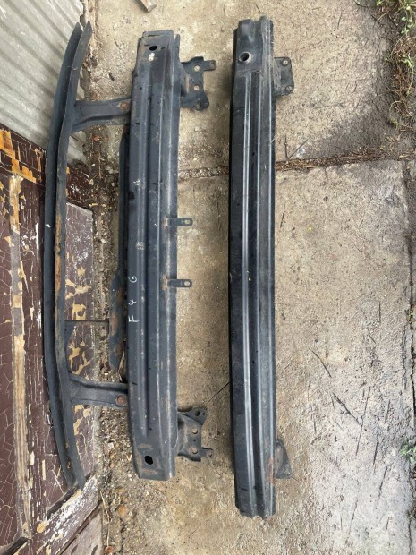 Volkswagen Passat B6 Lökhárító tartó vas (első-hátsó) /kombi