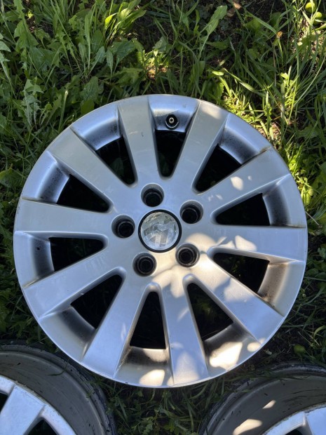 Volkswagen Passat B6 R16 alufelni 3C0601025Ad