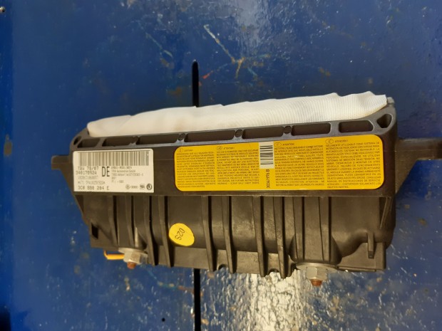 Volkswagen Passat B6 Utasoldali L�gzs�k