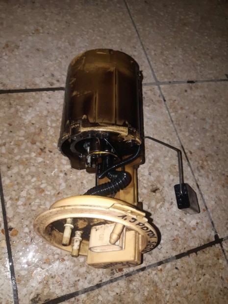 Volkswagen Passat B6 �zemanyag Szintjelz�